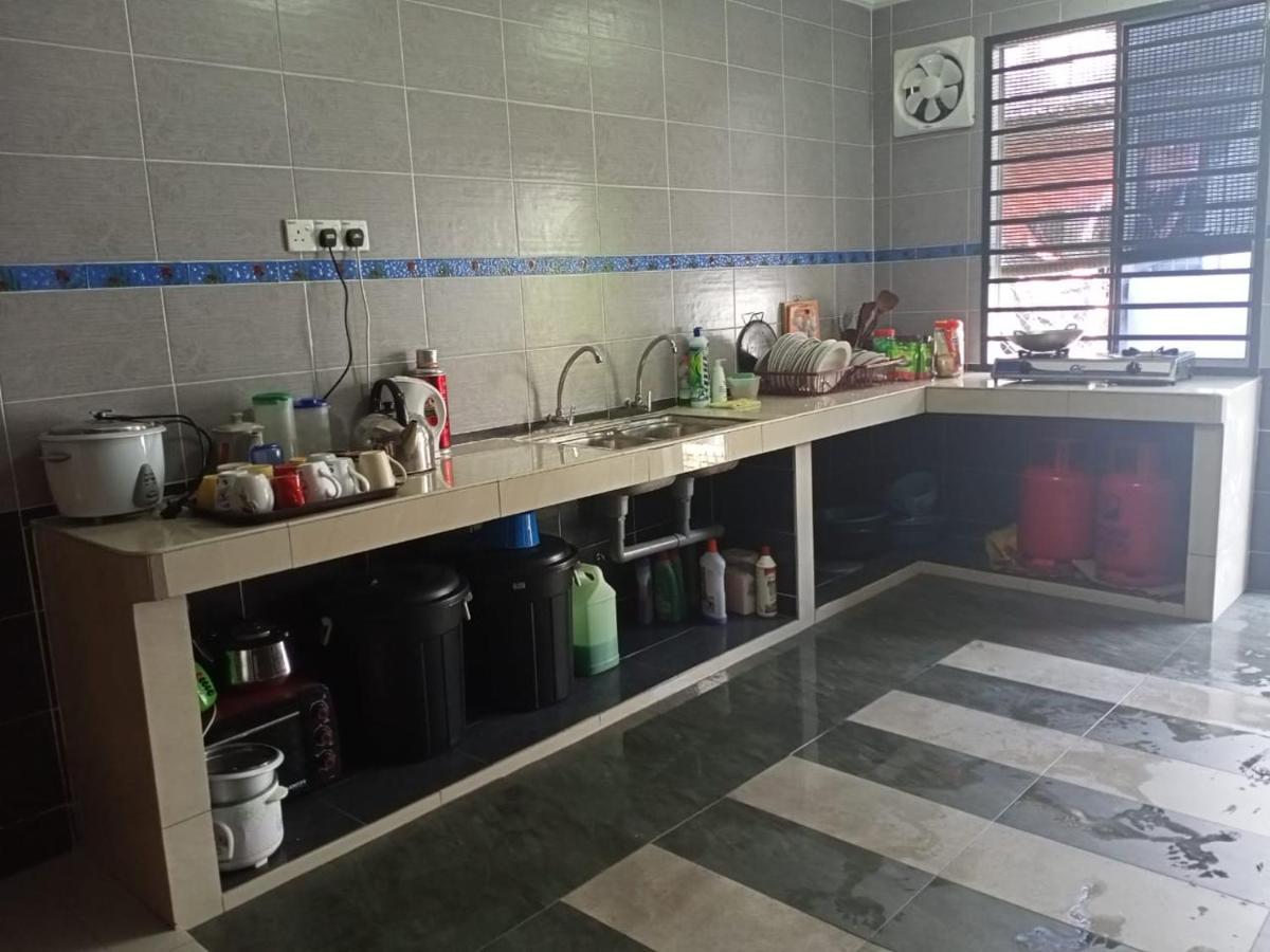 Holiday Home Bagan Lalang 5 Aircon Kampung Bagan Lalang Eksteriør billede