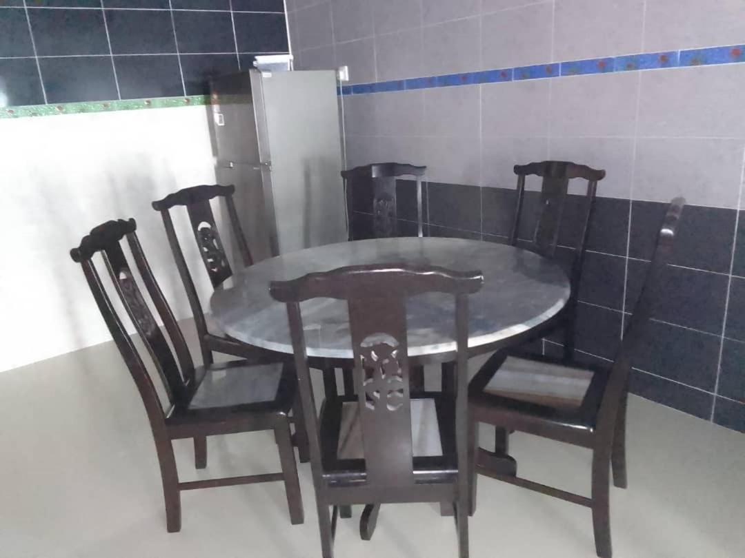 Holiday Home Bagan Lalang 5 Aircon Kampung Bagan Lalang Eksteriør billede