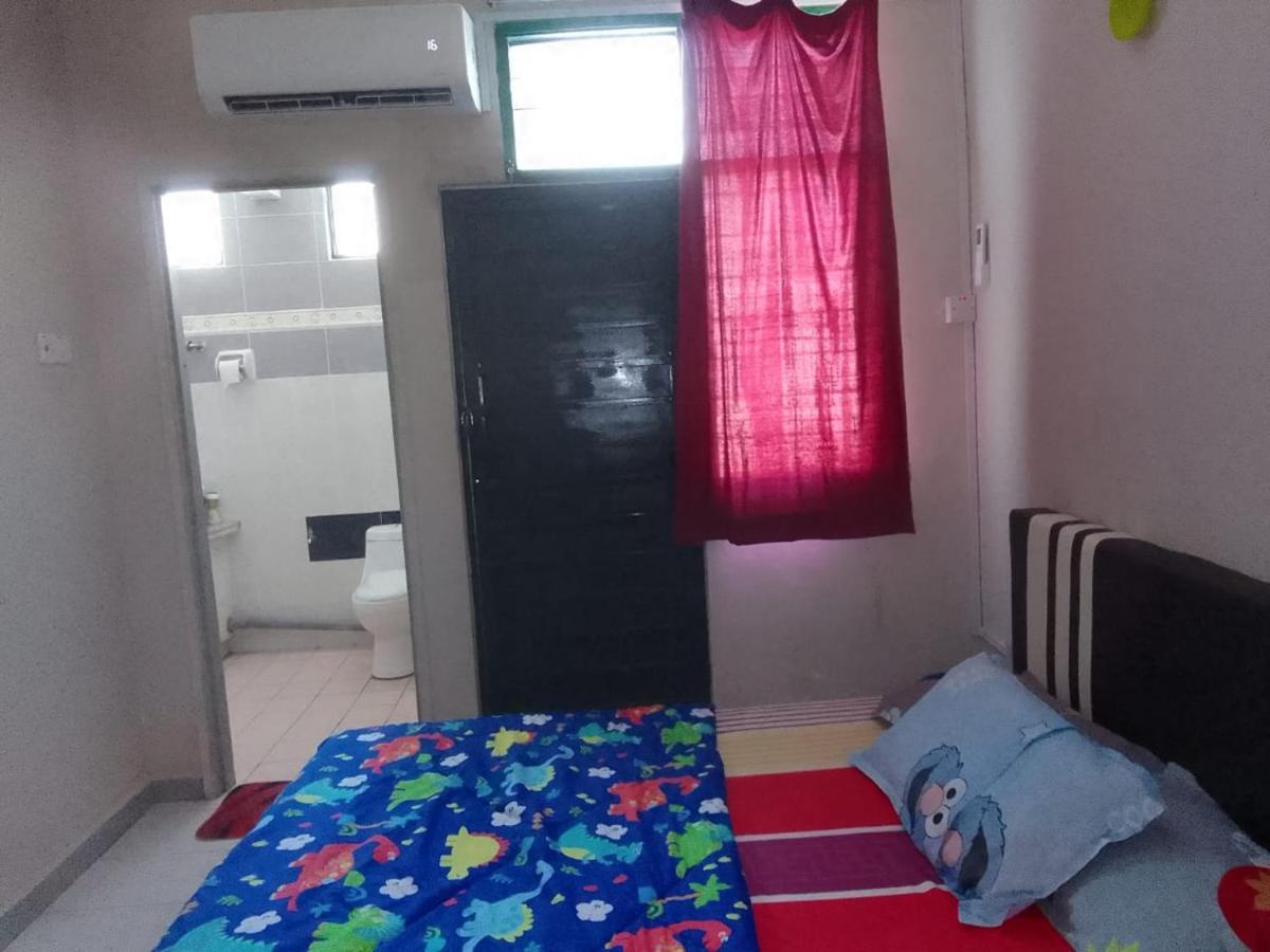 Holiday Home Bagan Lalang 5 Aircon Kampung Bagan Lalang Eksteriør billede