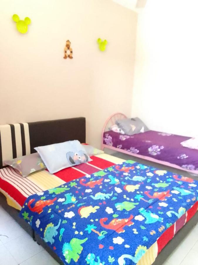 Holiday Home Bagan Lalang 5 Aircon Kampung Bagan Lalang Eksteriør billede