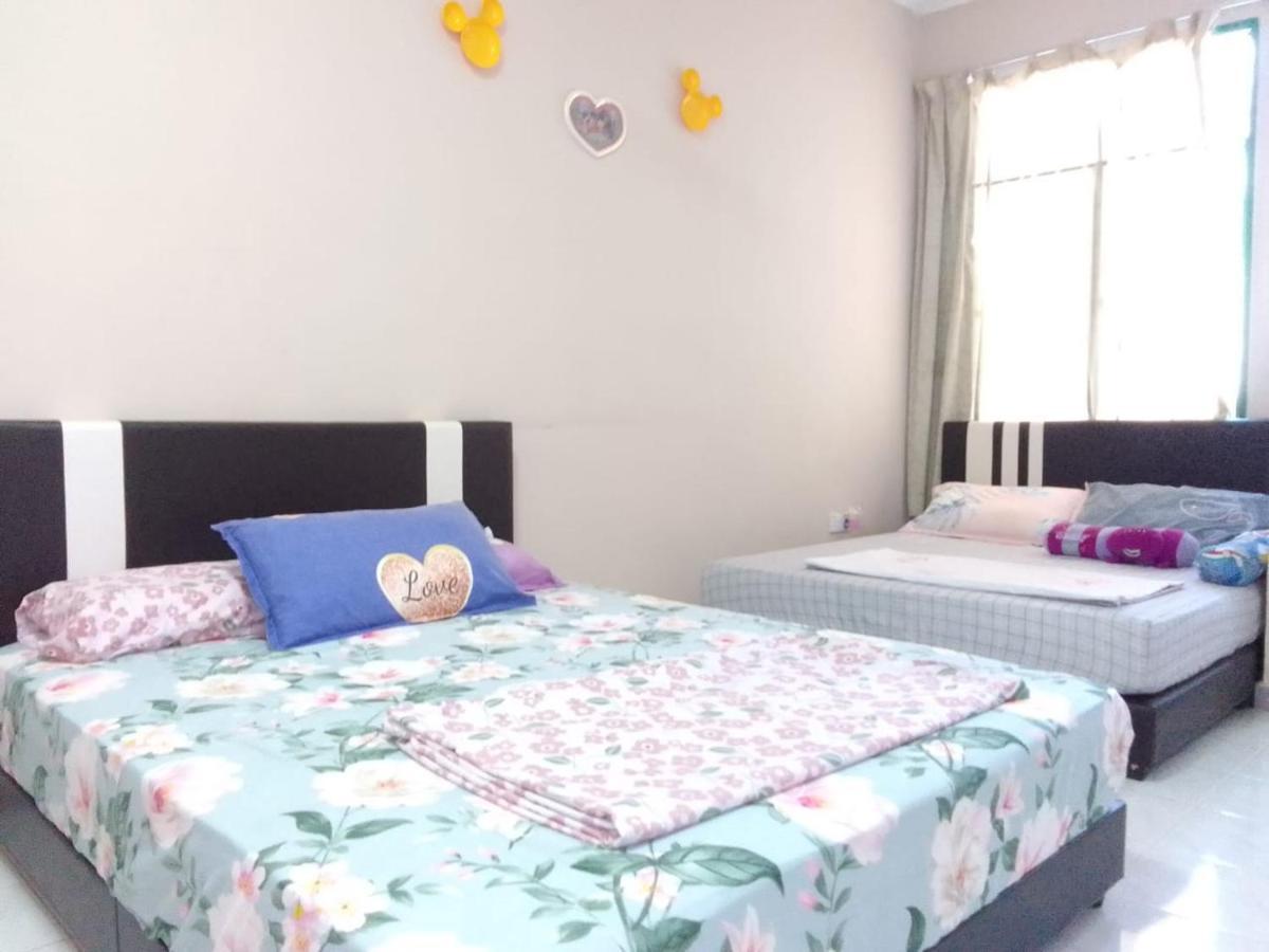 Holiday Home Bagan Lalang 5 Aircon Kampung Bagan Lalang Eksteriør billede