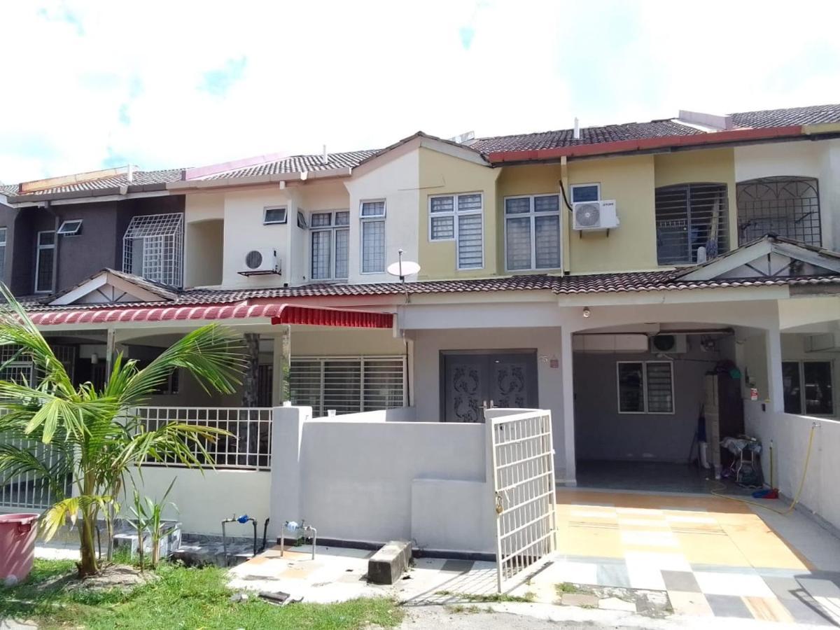 Holiday Home Bagan Lalang 5 Aircon Kampung Bagan Lalang Eksteriør billede